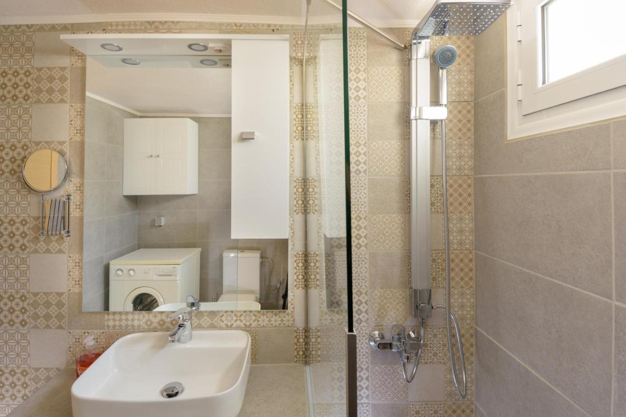Margarita'S Seafront Luxury Apartment Elounda  Exterior photo